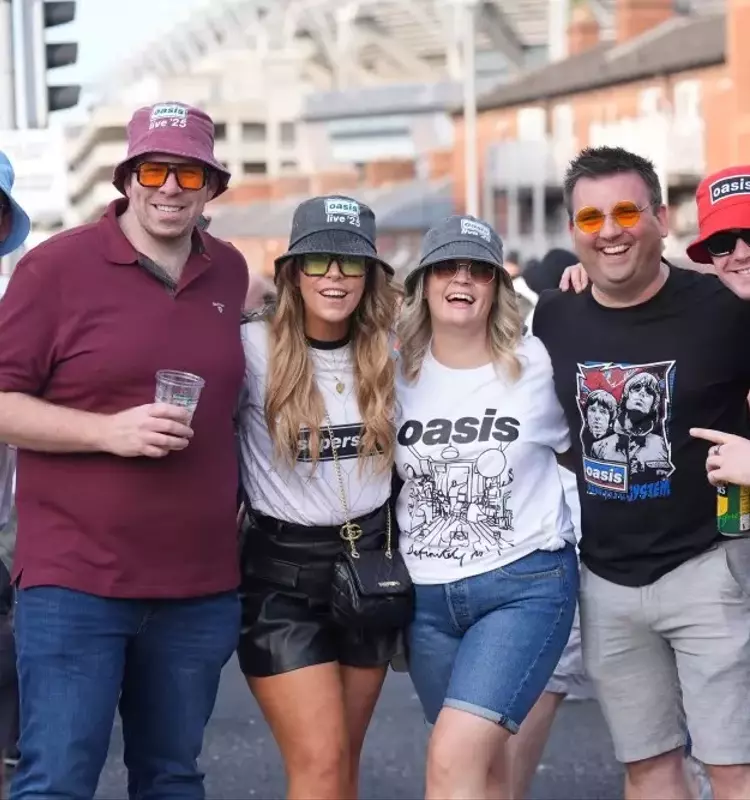 Oasis' Merchandising Triumph: A Deep Dive into the "Live '25" Campaign