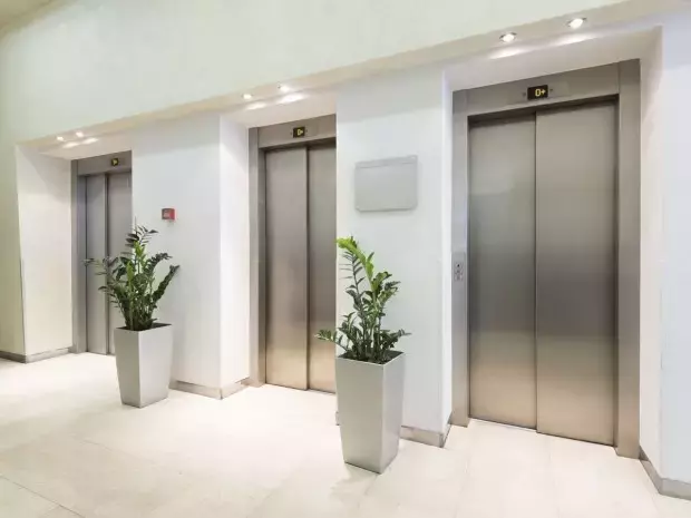 La modernisation des ascenseurs contrebalance le ralentissement des nouvelles installations