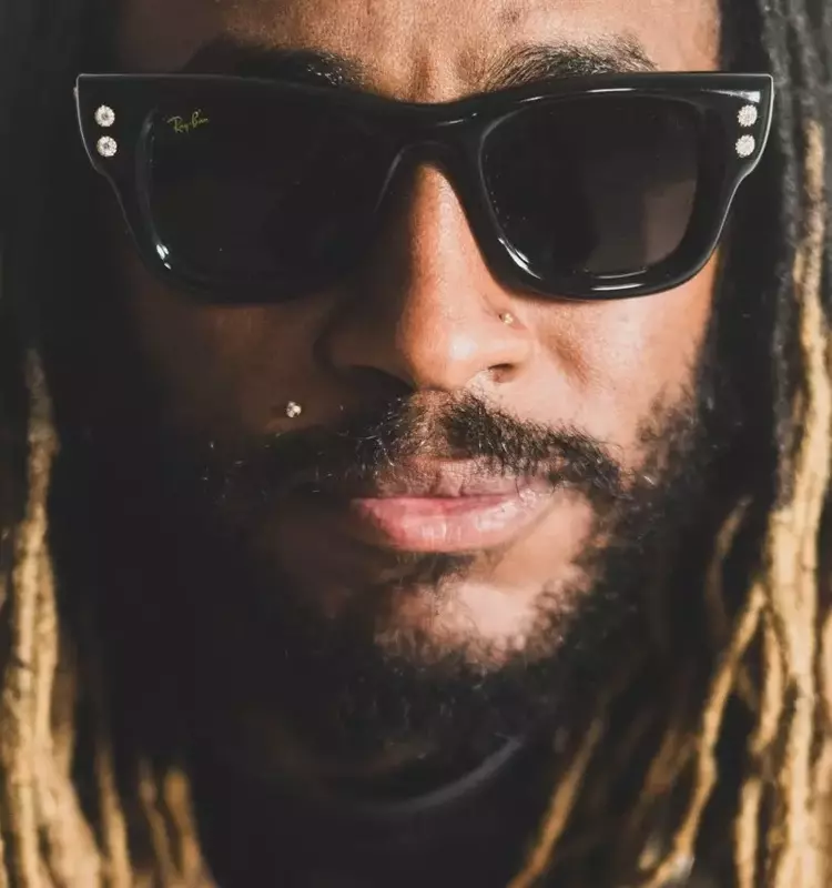 Thundercat Navigates Modern Existence and Loss in 'Distracted'