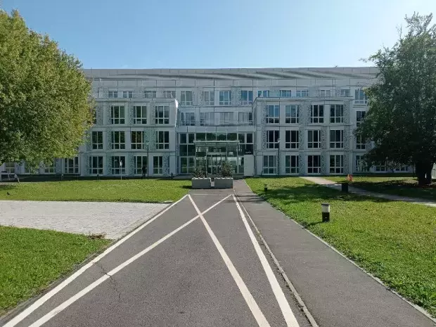 Spie s'empare d'un spécialiste tchèque des salles blanches