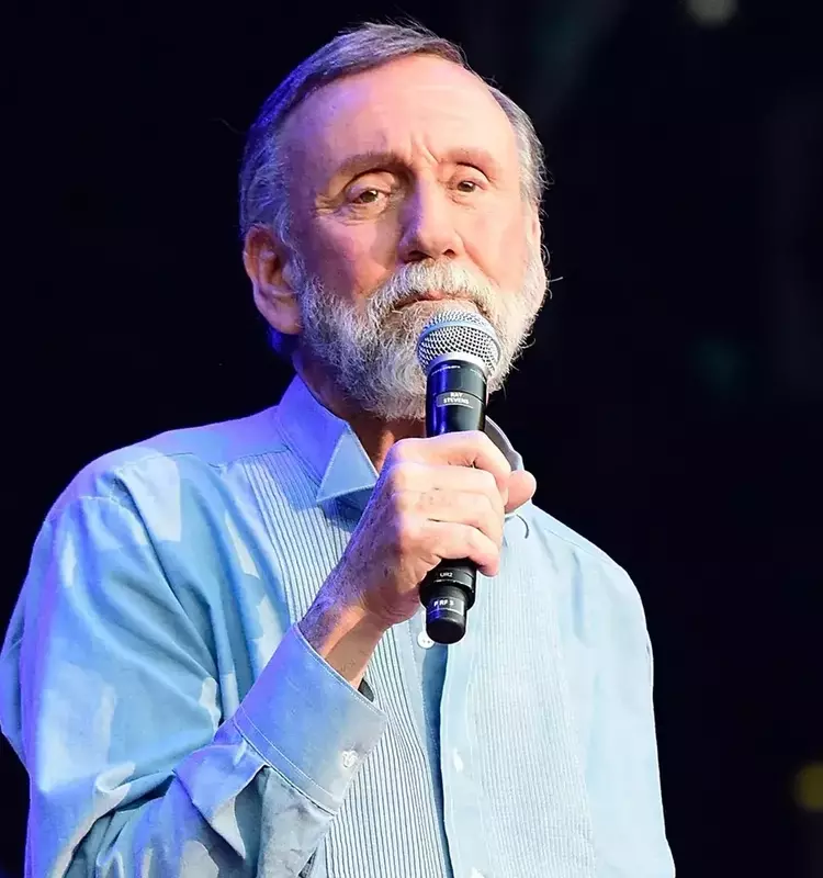 Grammy Winner Ray Stevens Sustains Neck Injury, Album Release Proceeds