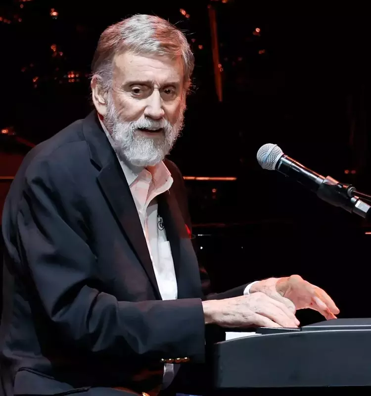 Country Star Ray Stevens Recovers from Neck Injury Ahead of New Album Release