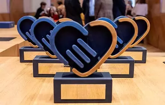 Abierta la Convocatoria de la V Edición de los Premios 'Cerca de los que están cerca' para Impulsar el Bienestar de las Personas Mayores