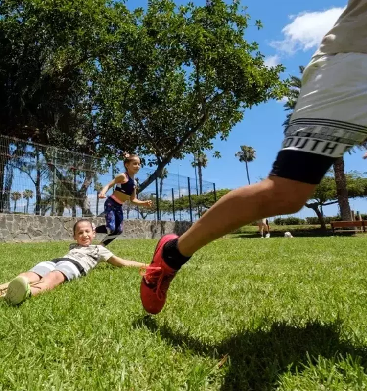 La prevención de la miopía infantil: El papel crucial del juego al aire libre