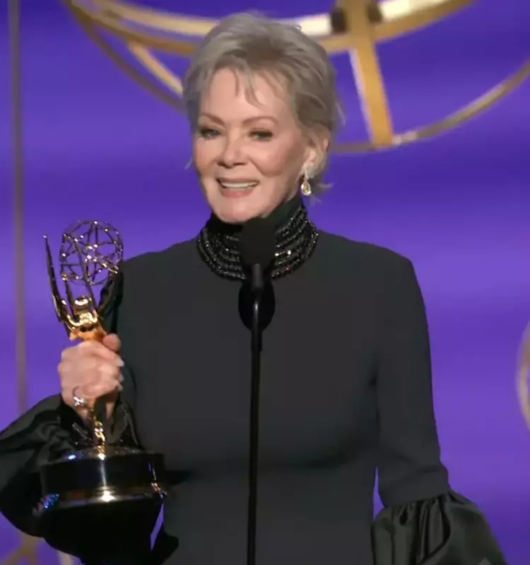 Jean Smart's Emmy Mystery: A Stolen Statuette and a Son's Loan