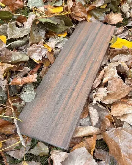 Créez un Espace de Vie Accueillant avec la Lame de Terrasse Majestic Massive Pro et sa Nouvelle Teinte Automnale