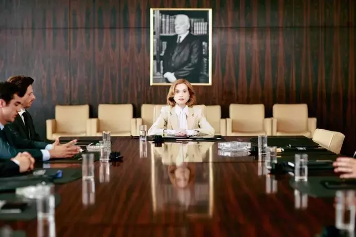 Critica cinematografica: 'La donna più ricca del mondo' e le sue complessità