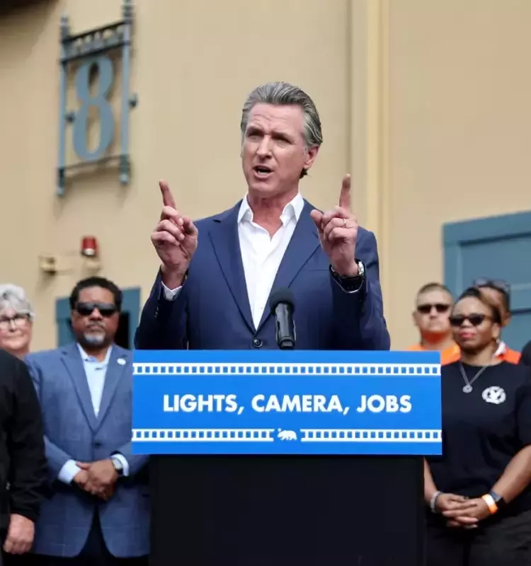 Hollywood Navigates Newsom's Departure, Cultivates New Political Alliances