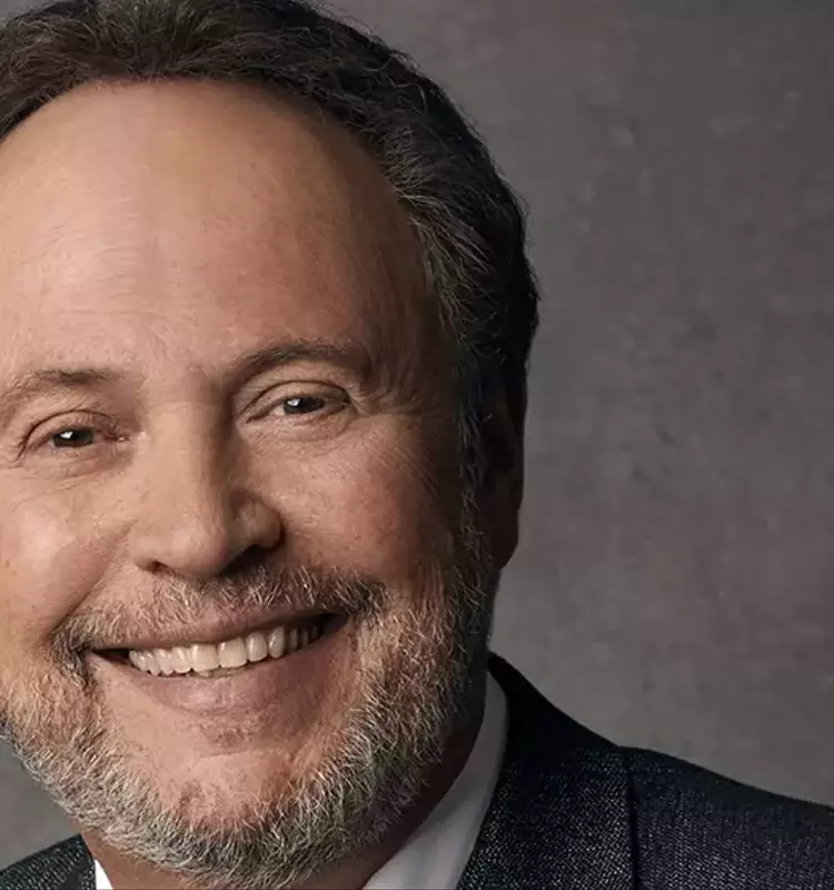 Billy Crystal Returns to Broadway with '860,' a One-Man Show on Personal Loss