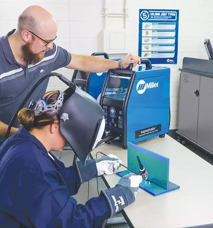 Woodworking Technician Training: Methods, Materials, and Technical Skill Development