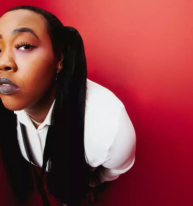 La Gata Blends Reggaeton and Rock in Debut EP '3:33'