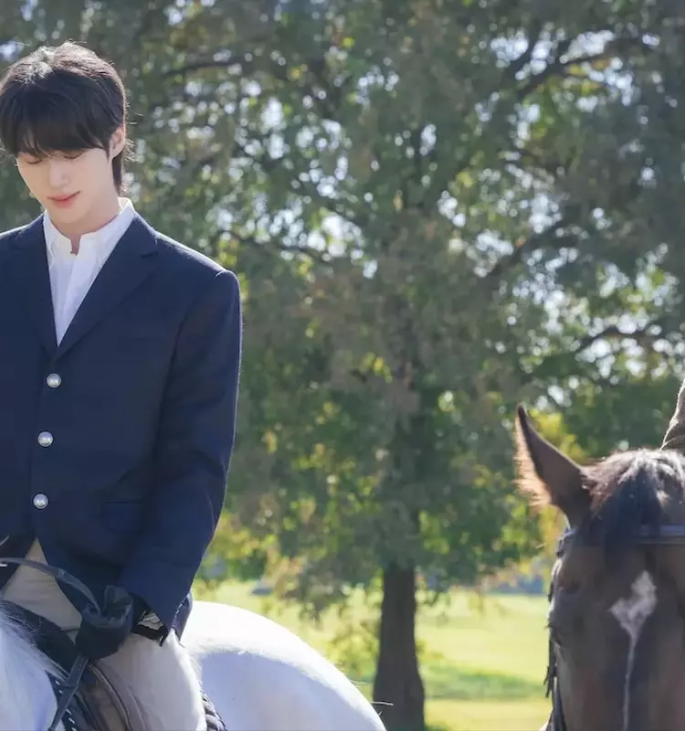'Perfect Crown' Achieves Disney+'s Most Successful K-Drama Debut