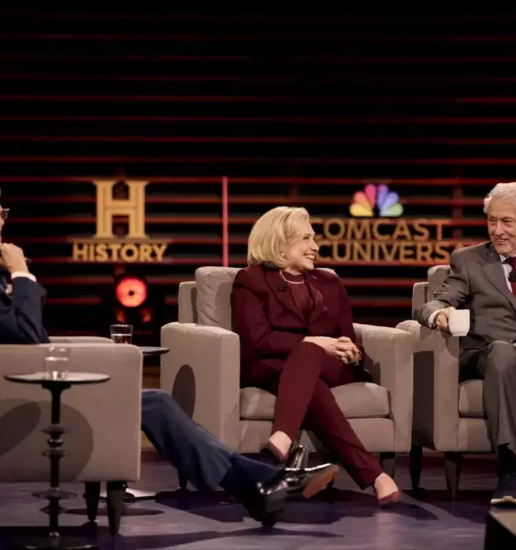 Clinton Quizzed Danson on Intentions with Steenburgen