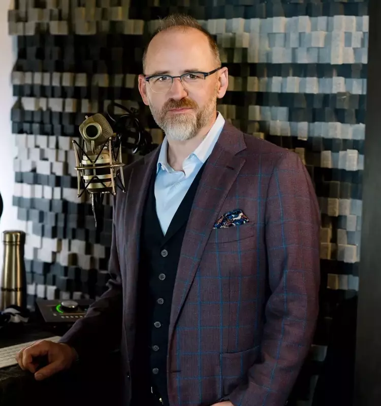 Roman Mars Launches New Podcast Exploring American History Through 100 Objects