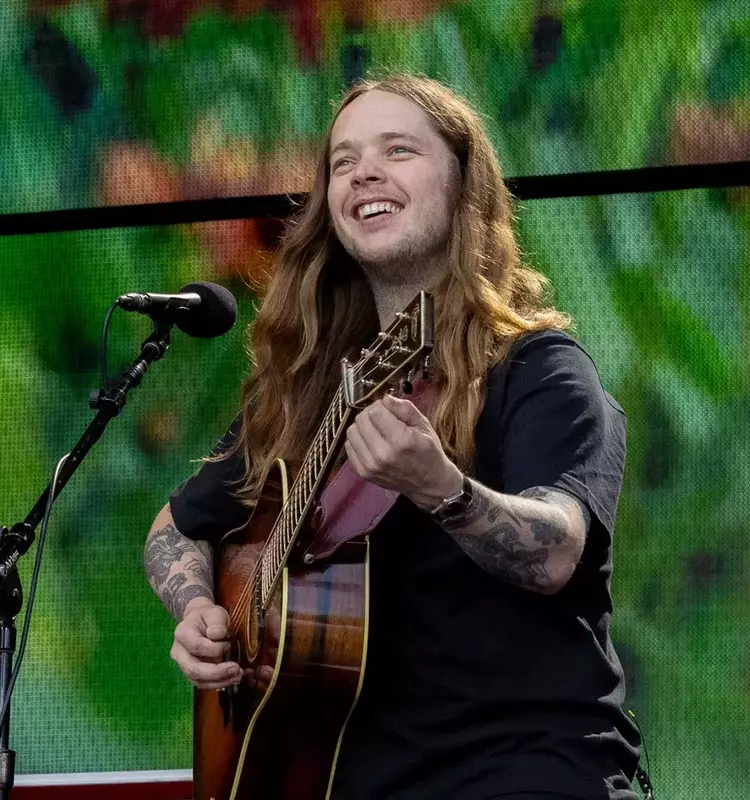 Bluegrass Star Billy Strings Postpones Concerts After Skateboarding Accident