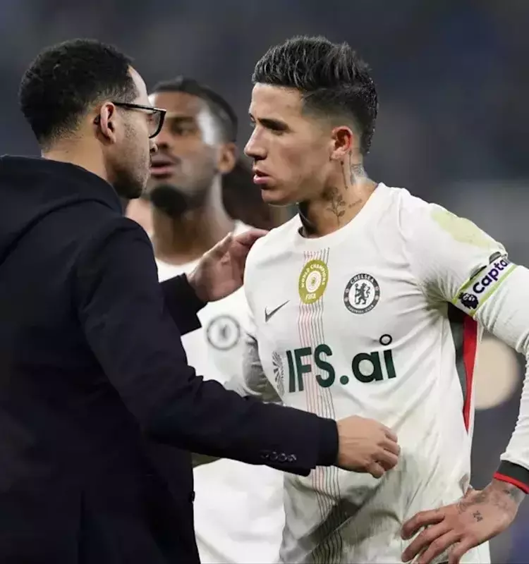 The Unraveling of Chelsea: Rosenior's Tenure and Club Turmoil