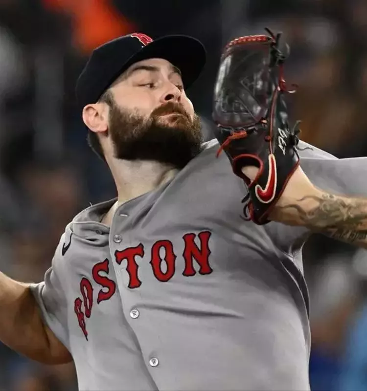 Padres Strengthen Pitching with Lucas Giolito Signing