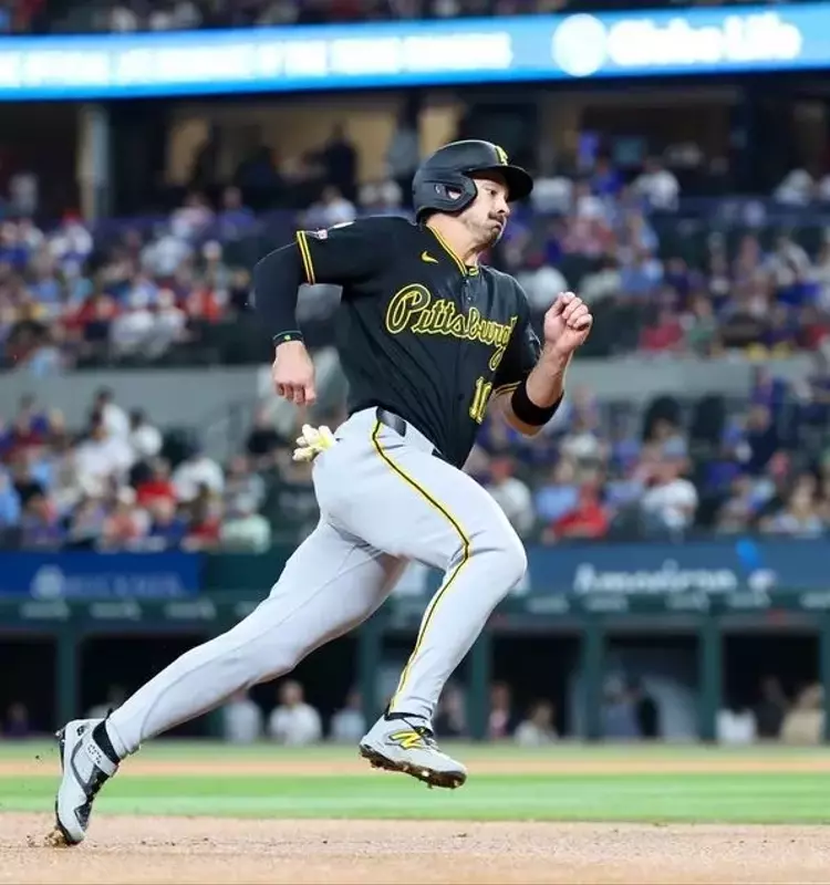 Pittsburgh Pirates Stage Dramatic Ninth-Inning Comeback Against Texas Rangers