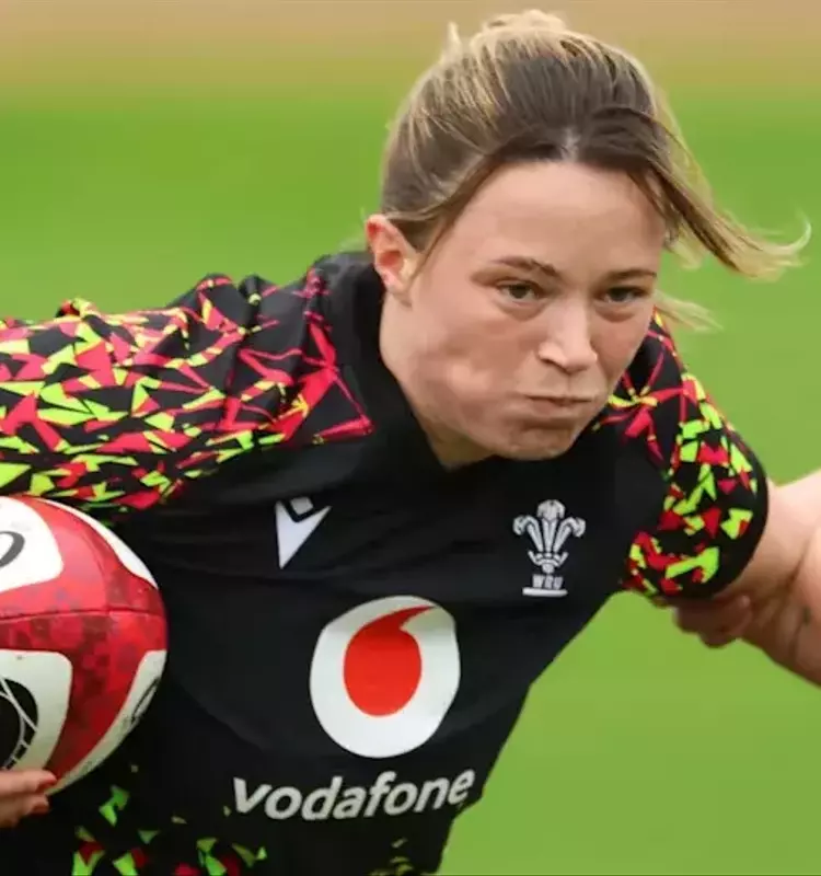 Joyce Returns to Wales Rugby Squad Post-Childbirth