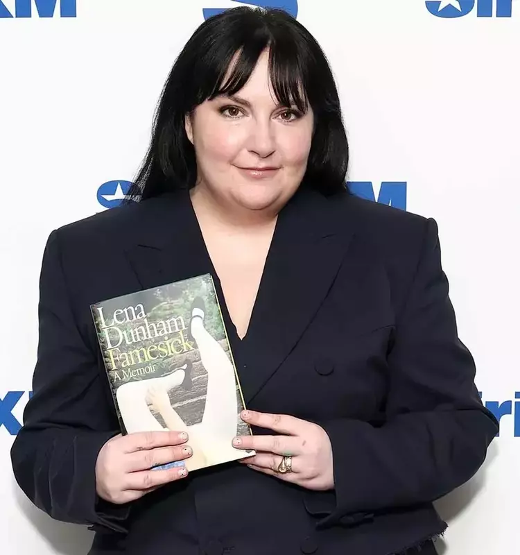 Lena Dunham's 'Famesick' Reaches Top of New York Times Best-Seller List