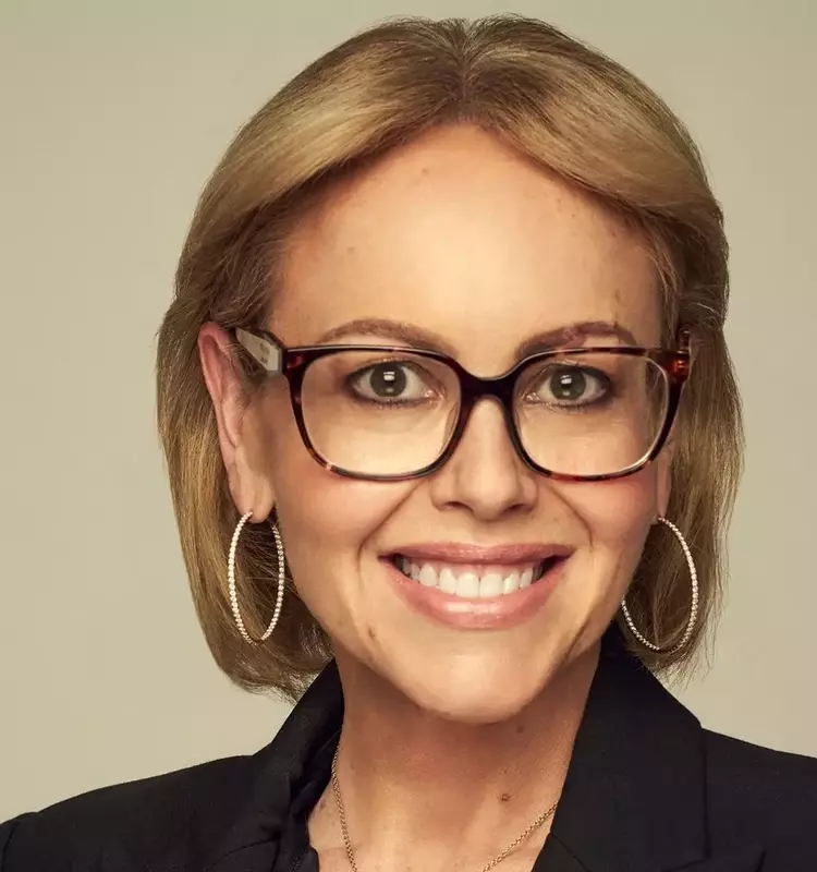 Disney Communications Executive Naomi Bulochnikov-Paul Honored for MS Advocacy