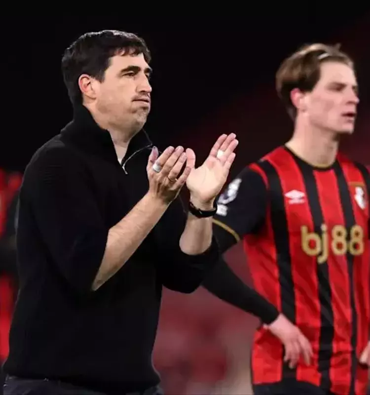 Chelsea's Managerial Dilemma: The Potential Pitfalls of Appointing Iraola