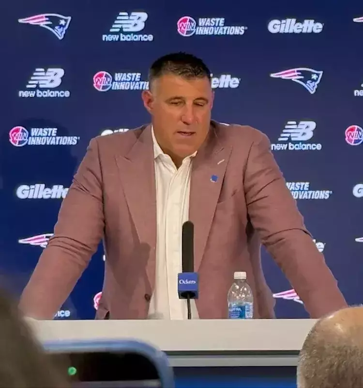 Patriots' Head Coach Vrabel Navigates Personal Turmoil Amidst NFL Draft