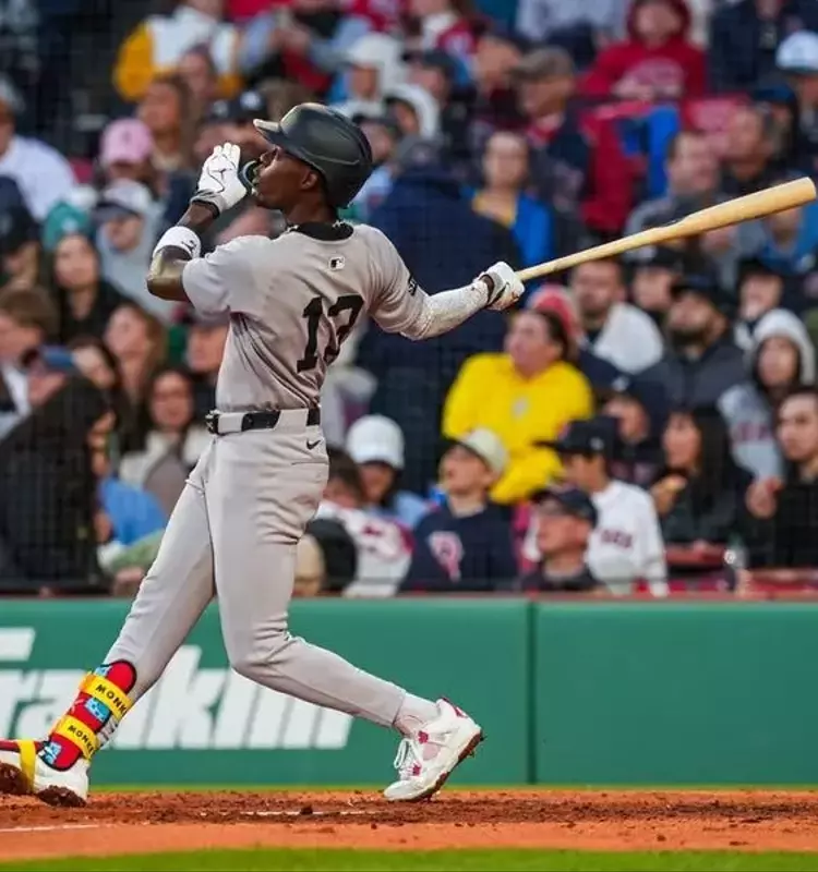 Bellinger's Clutch Hit Secures Yankees' Sixth Straight Win Against Red Sox