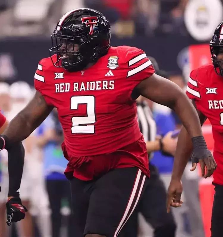 Lee "The Fridge" Hunter: A Defensive Lineman's Journey to the NFL Draft