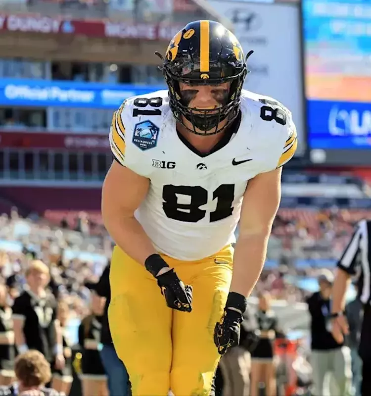 Iowa Hawkeyes' Tight End DJ Vonnahme Set for Prominent 2026 Season