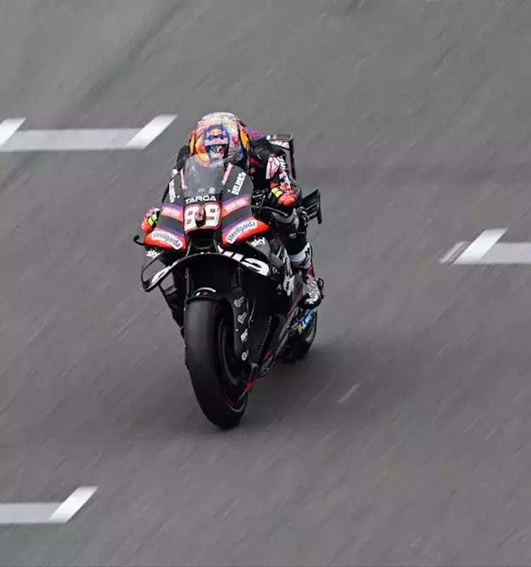 Martin's Spanish GP Prospects Dented by Grid Penalty and Crashes