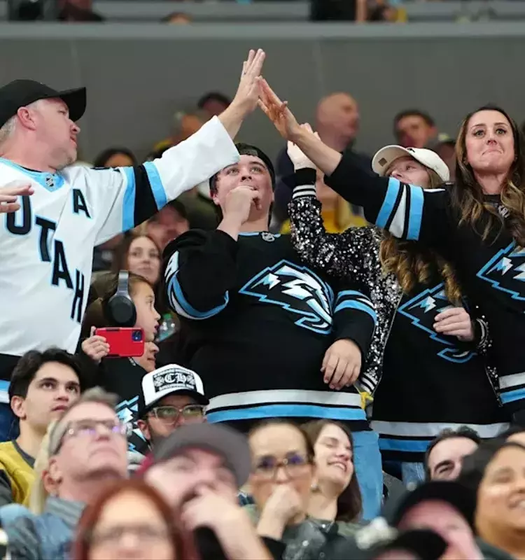 Utah Mammoth Welcomes New Fans with Jersey Exchange Ahead of Playoffs