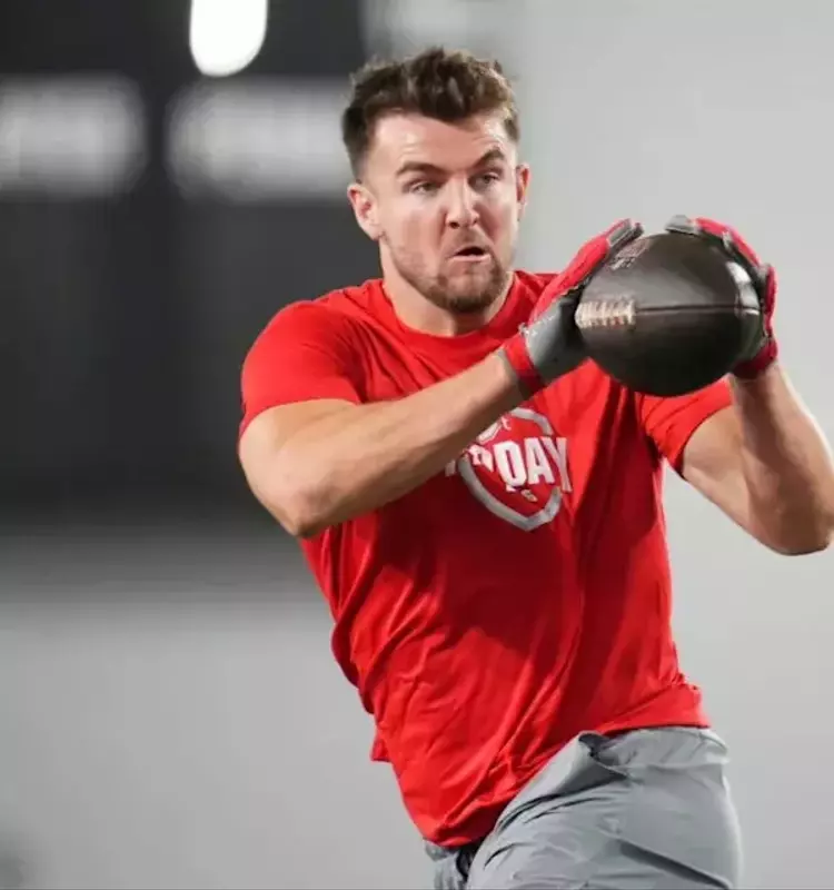 Rams Strengthen Offense with Ohio State Tight End Max Klare in NFL Draft