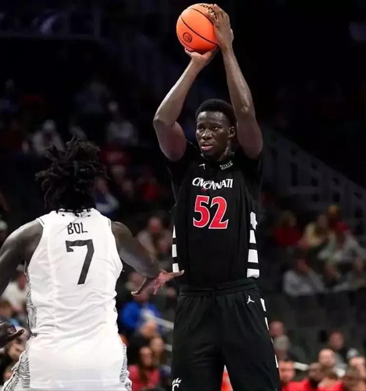 Michigan Bolsters Roster with Transfer of Cincinnati Center Moustapha Thiam