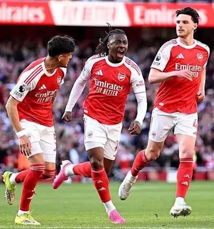 Arsenal's Resurgent Title Bid: Overcoming Obstacles and Maintaining Pressure