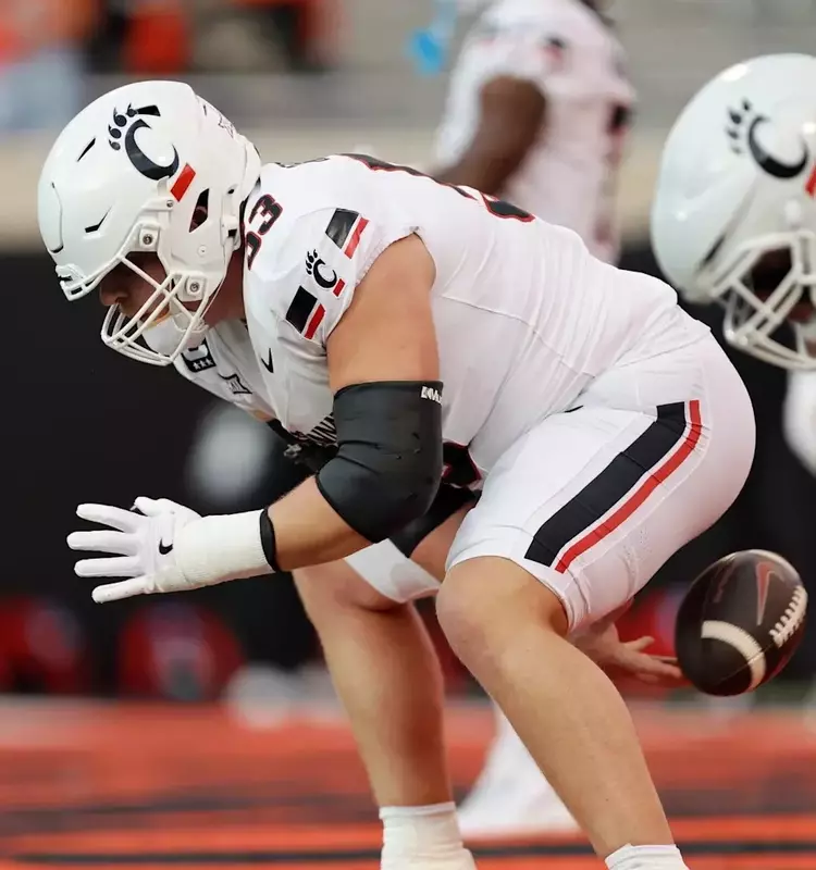 Minnesota Vikings Bolster Offensive Line with Cincinnati Bearcats Center Gavin Gerhardt in 2026 NFL Draft
