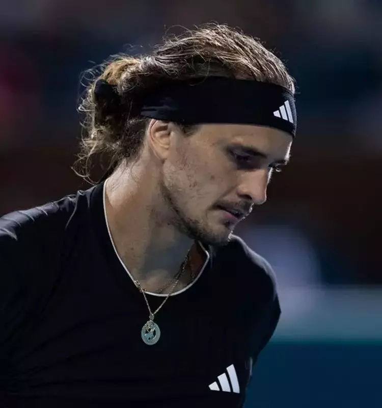 Zverev Dominates Madrid Open Opener, Advances to Round of 32