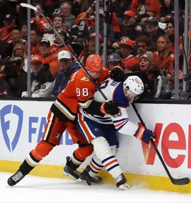 Oilers Face Familiar Playoff Deficit Against High-Flying Ducks