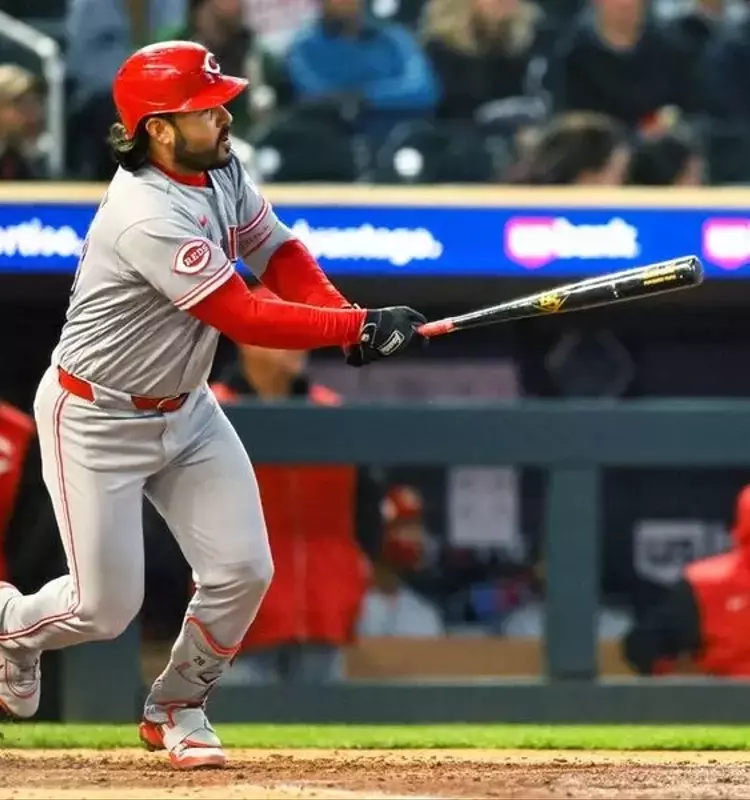 Cincinnati Reds' Eugenio Suarez Lands on Injured List with Oblique Strain