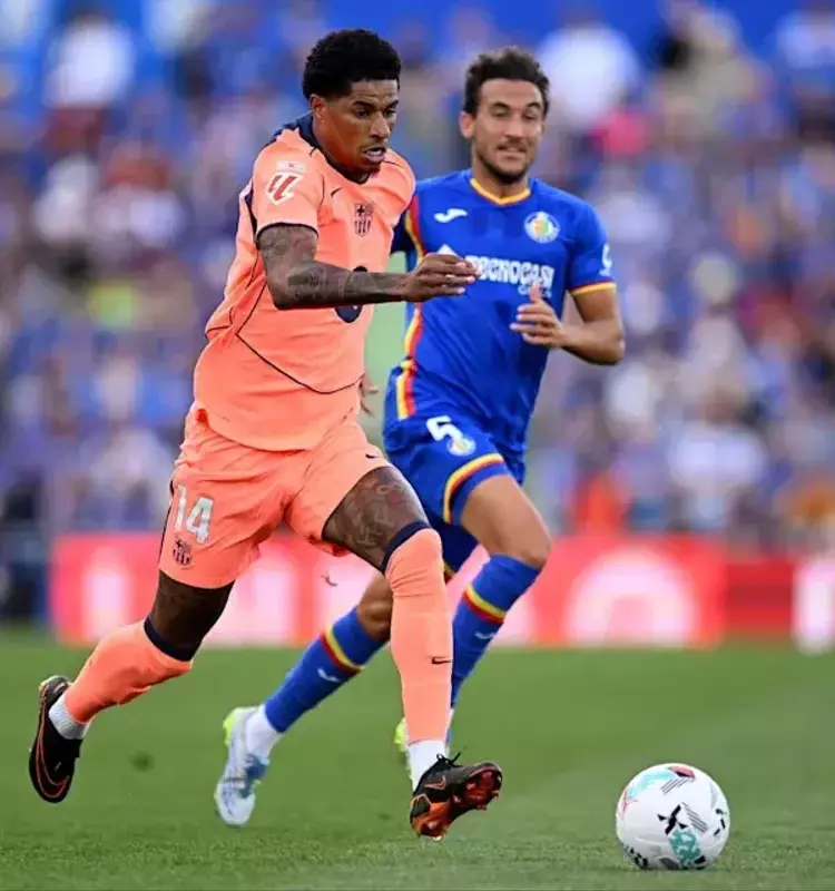 Rashford's Future at Barcelona: A Divided Stance