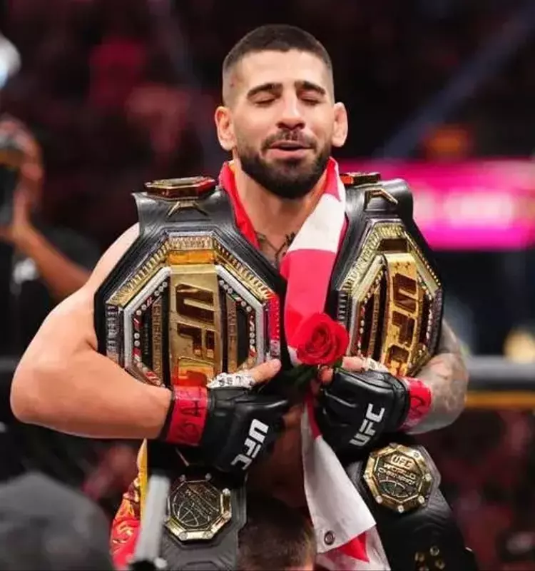 Ilia Topuria Shifts Stance on Terence Crawford After Boxing Legend's Retirement