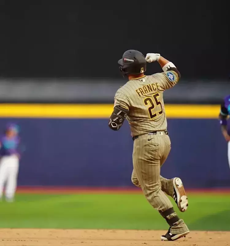 Padres Triumph in Mexico City Series Opener with Late-Game Rally
