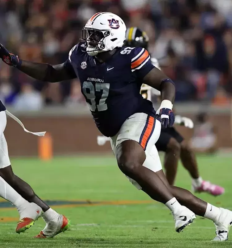Giants Draft Auburn's Bobby Jamison-Travis, Bolstering Defensive Line