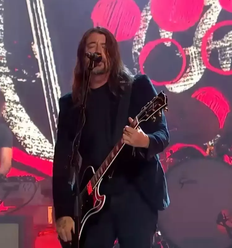 Foo Fighters Electrify 'SNL UK' with Live Debuts from 'Your Favorite Toy'