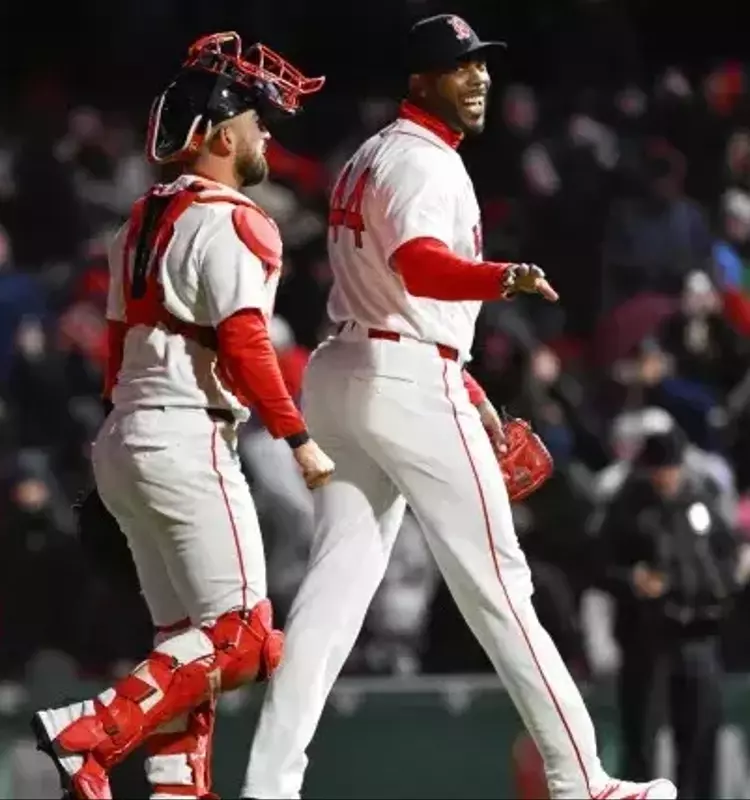 Red Sox Catchers' Competitive Dynamic: Wong's Resurgence Challenges Narvaez