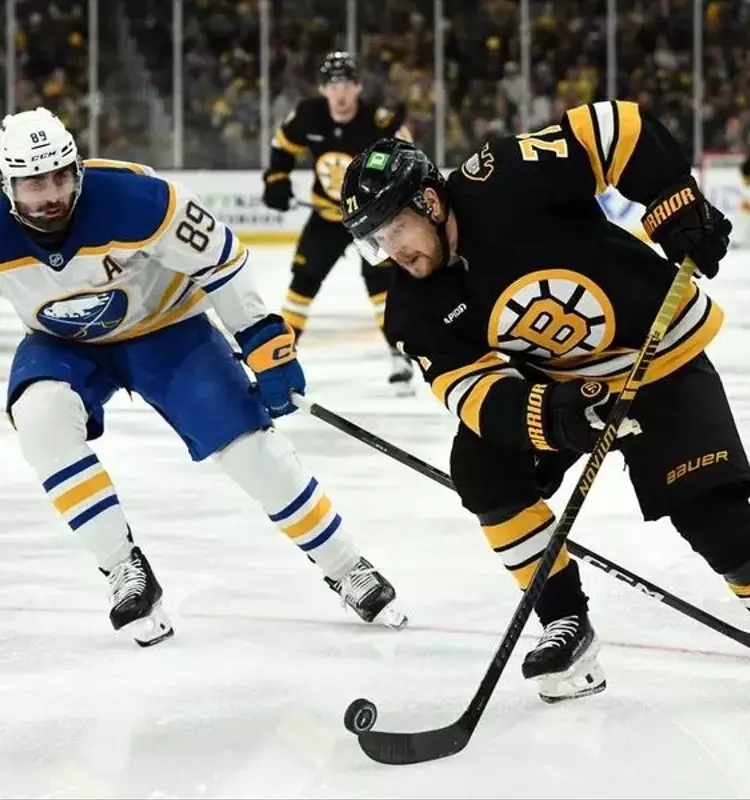 Bruins' Arvidsson Out of Game 4 with Upper Body Injury