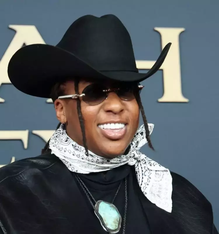 Ink Captivates Stagecoach Audience with Powerful Debut Performance