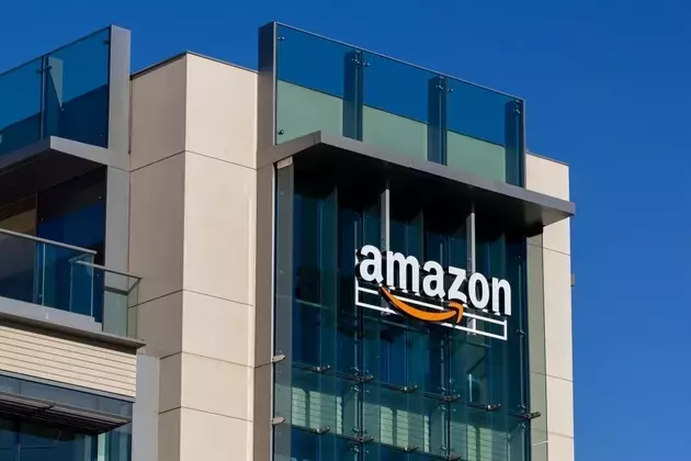 Amazon: A Leading Tech Conglomerate with AI-Driven Growth, Yet Caution Advised on Entry Points
