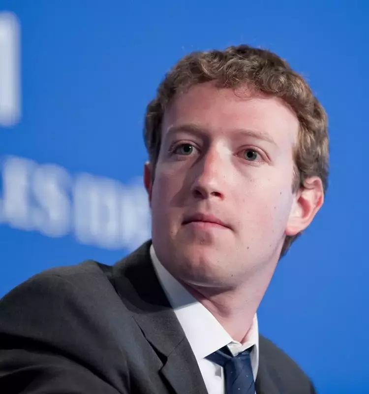 Meta's Market Crossroads: Growth Amidst Challenges