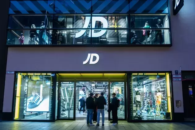 JD.com: A Re-evaluation of its Logistics, AI, and E-commerce Growth Engines
